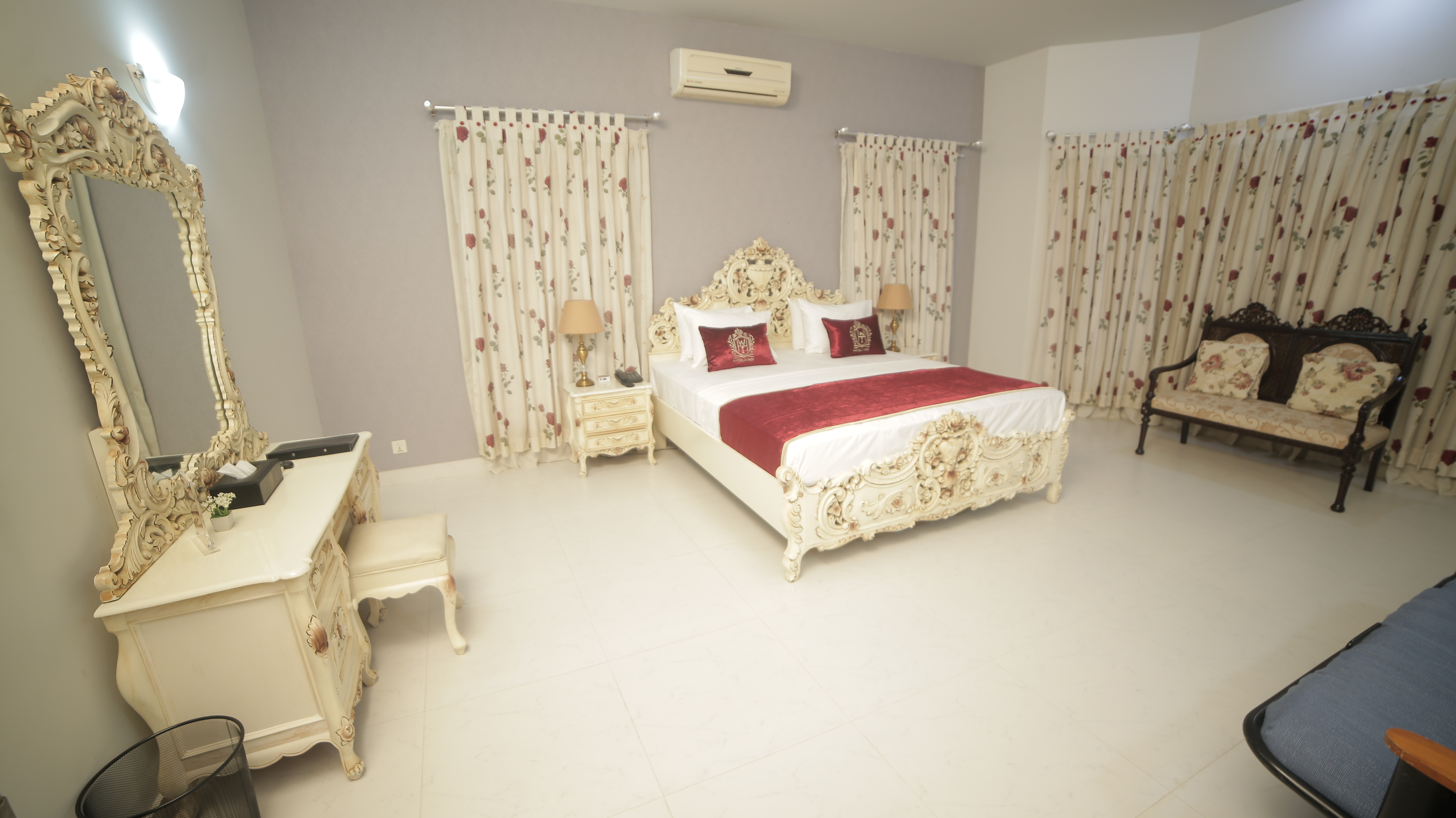 Relaxing hotel with serene surroundings